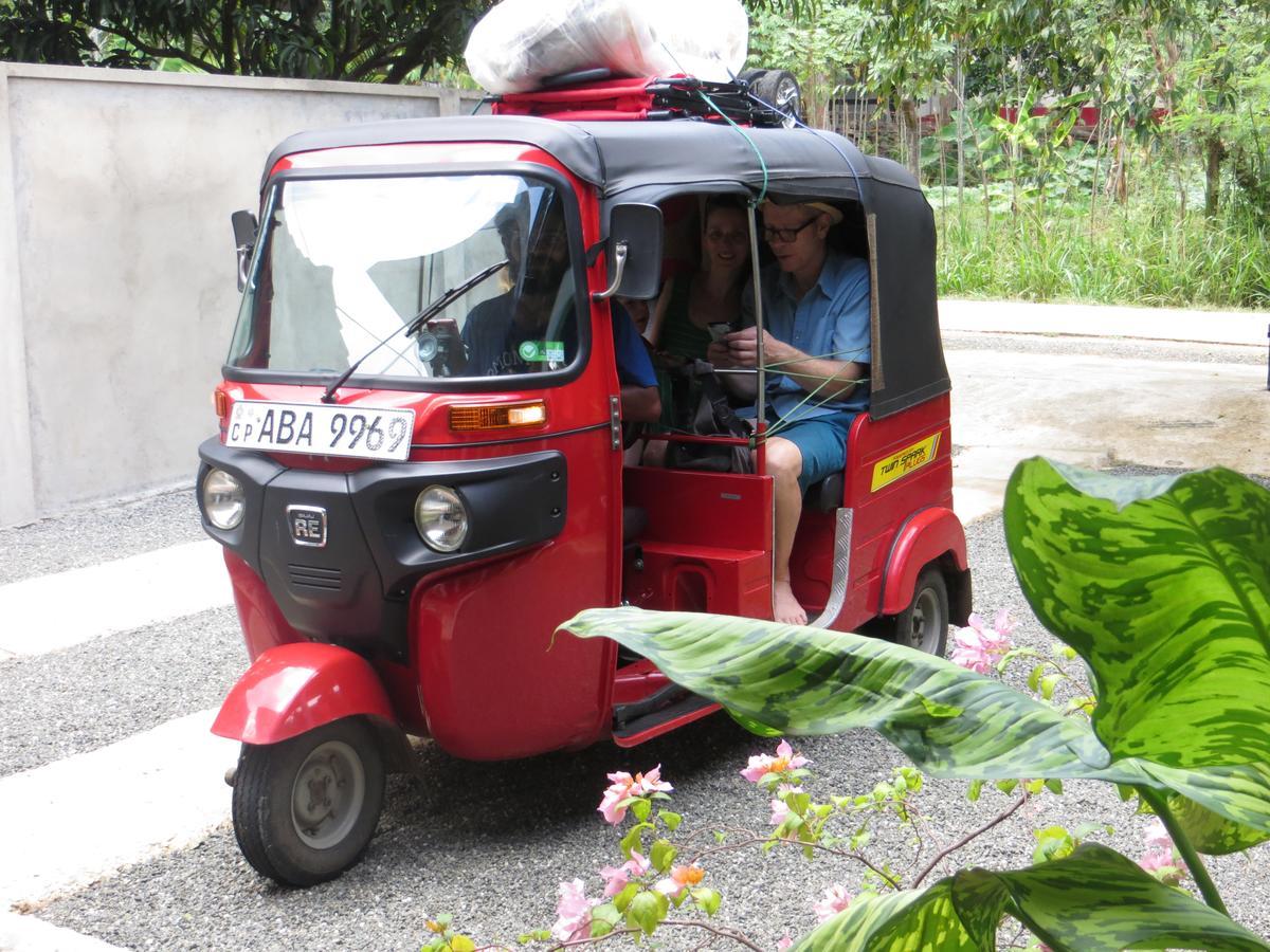 Funky Lanka Tours Kandy Bagian luar foto